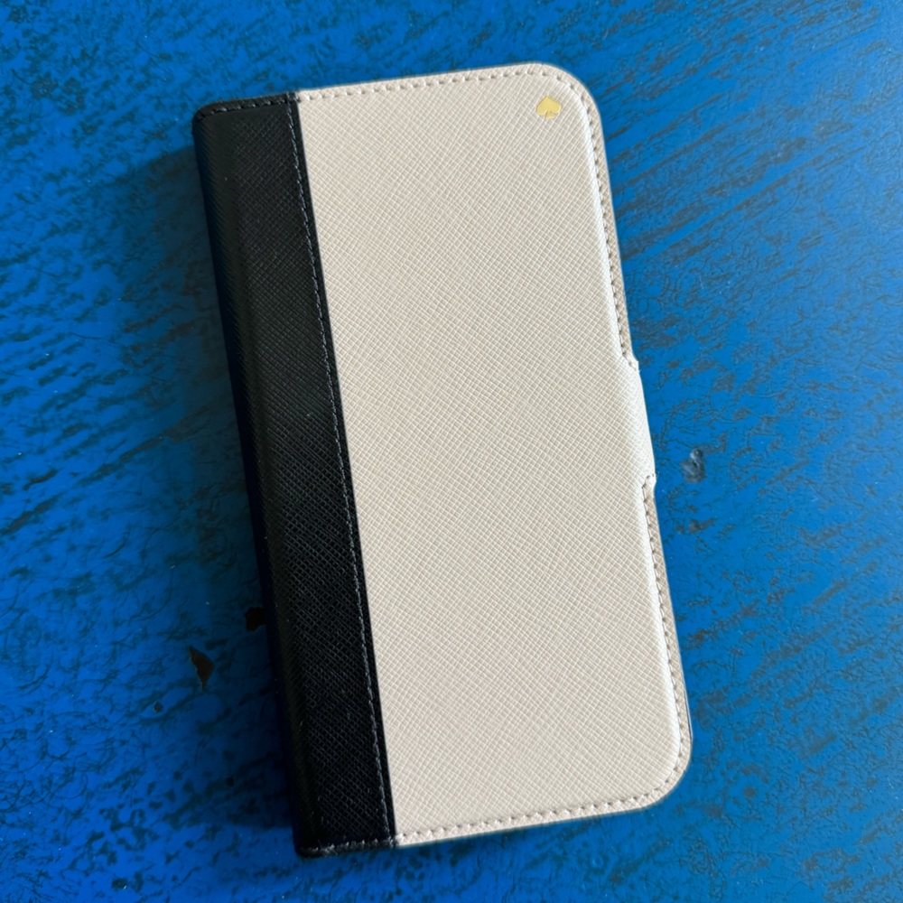 Staci Leather Magnetic Folio Iphone 12/12 Pro Case